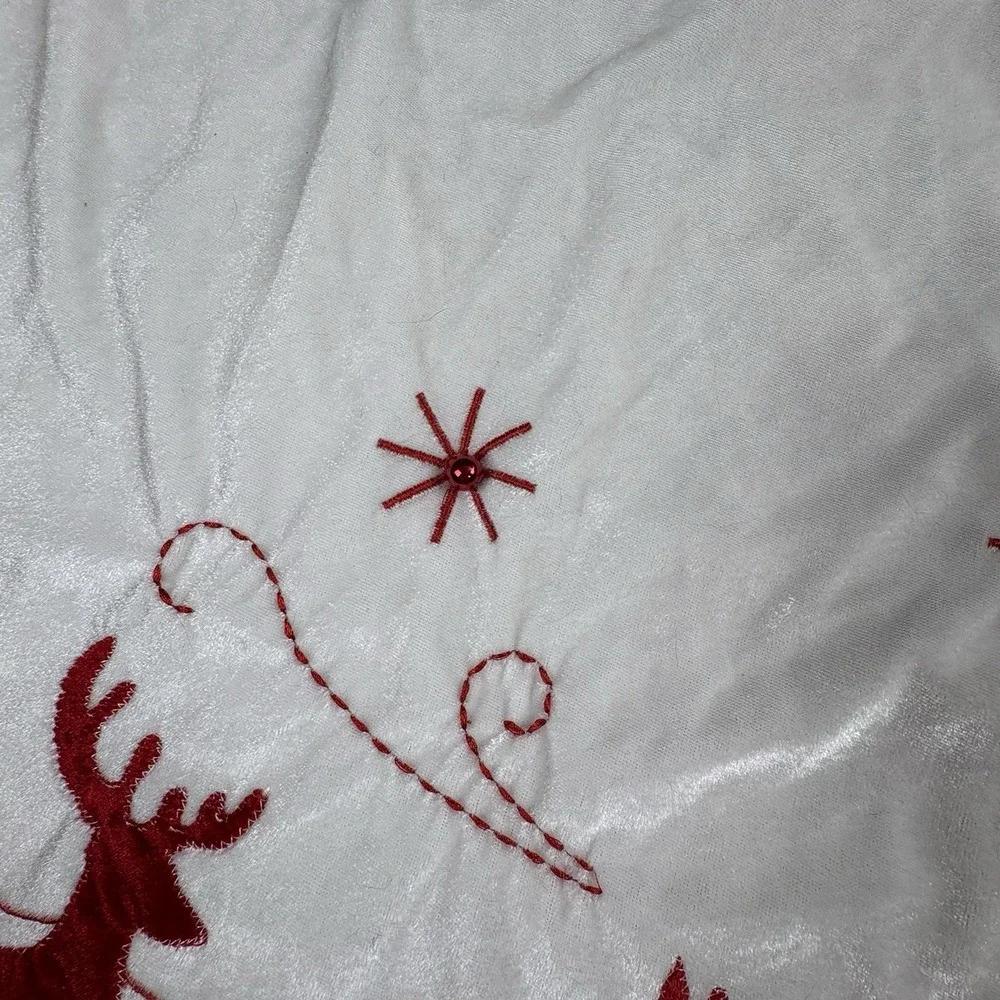 Y2K Christmas Tree Skirt Appliqued Embroidered Red Velvet White Santa Sleigh 47